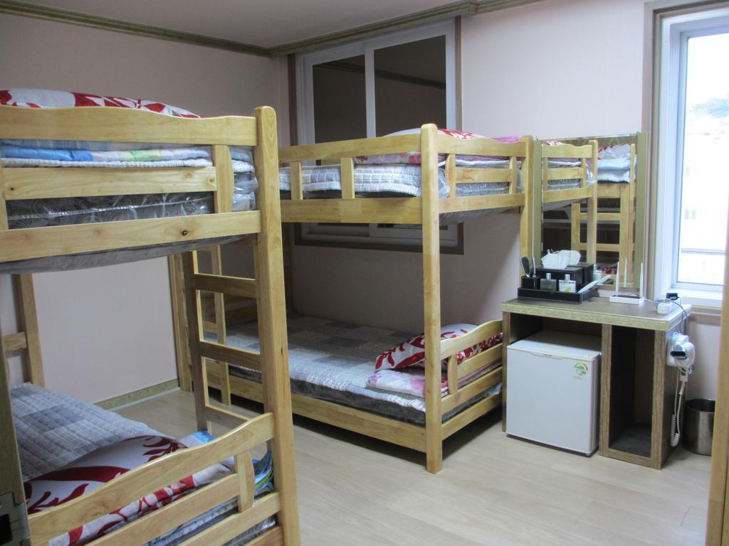 Moiri Guesthouse Yeosu Eksteriør bilde