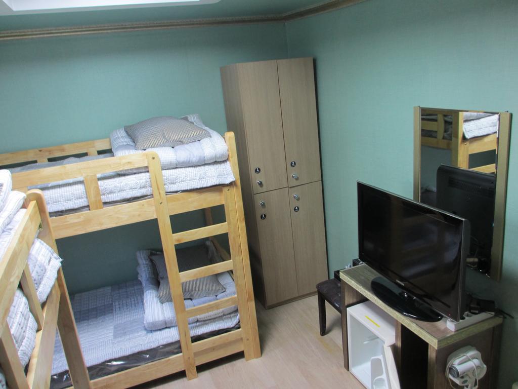 Moiri Guesthouse Yeosu Eksteriør bilde