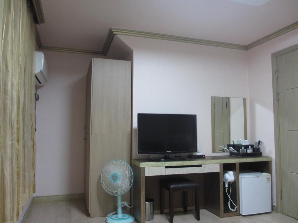 Moiri Guesthouse Yeosu Eksteriør bilde
