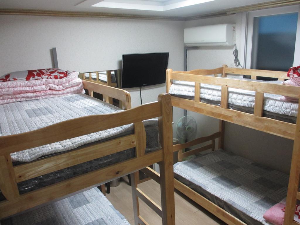 Moiri Guesthouse Yeosu Eksteriør bilde